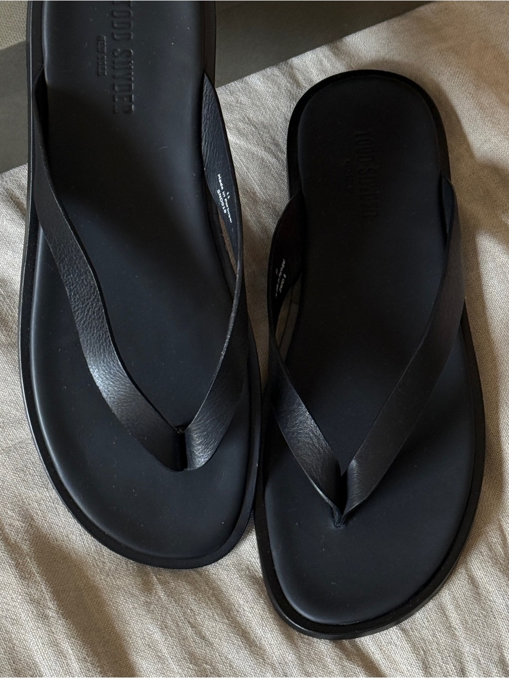 Todd Snyder Black Leather Thong Sandals NEW - Picture 2 of 5